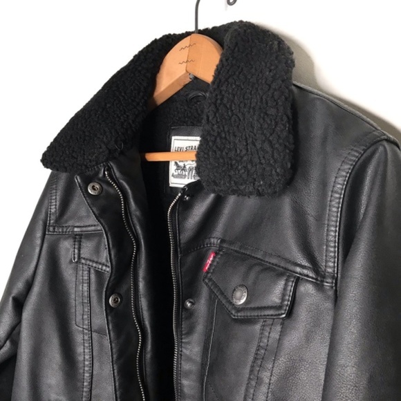 COPY - NEW Levi's Vegan Leather Sherpa Trucker Jacket M - Picture 5 of 8